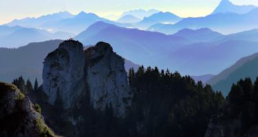 Ettaler Manndl - Gipfel mit Estergebirge und Fernblick bis zum Wilden Kaiser