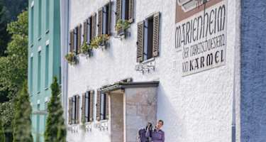 Beim Haus der Achtsamkeit schließt sich der Kreis des Weitwanderweges „Weg der Achtsamkeit".