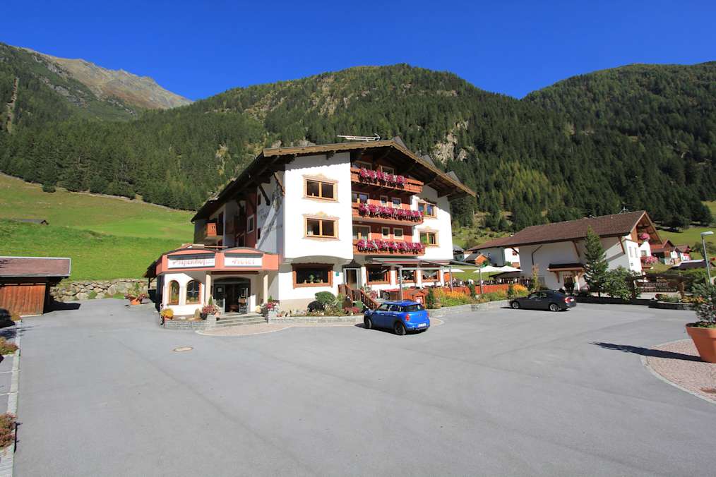 Hotel Alpenhof Aussen