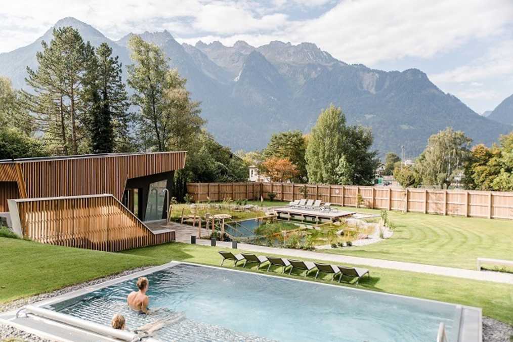 VAL-BLU-Resort-Hotel-Aussen-Wellness