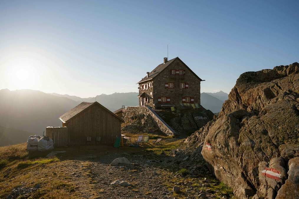 Die Erlanger Hütte ist eine typische Alpenvereinshütte in den Ötztaler Alpen.