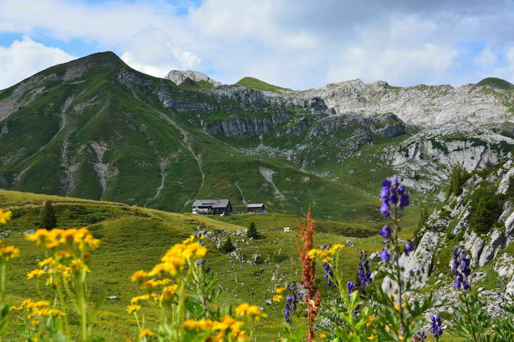 Die Biberacher Hütte liegt wunderschön am Übergang vom Großen Walsertal in den Bregenzerwald