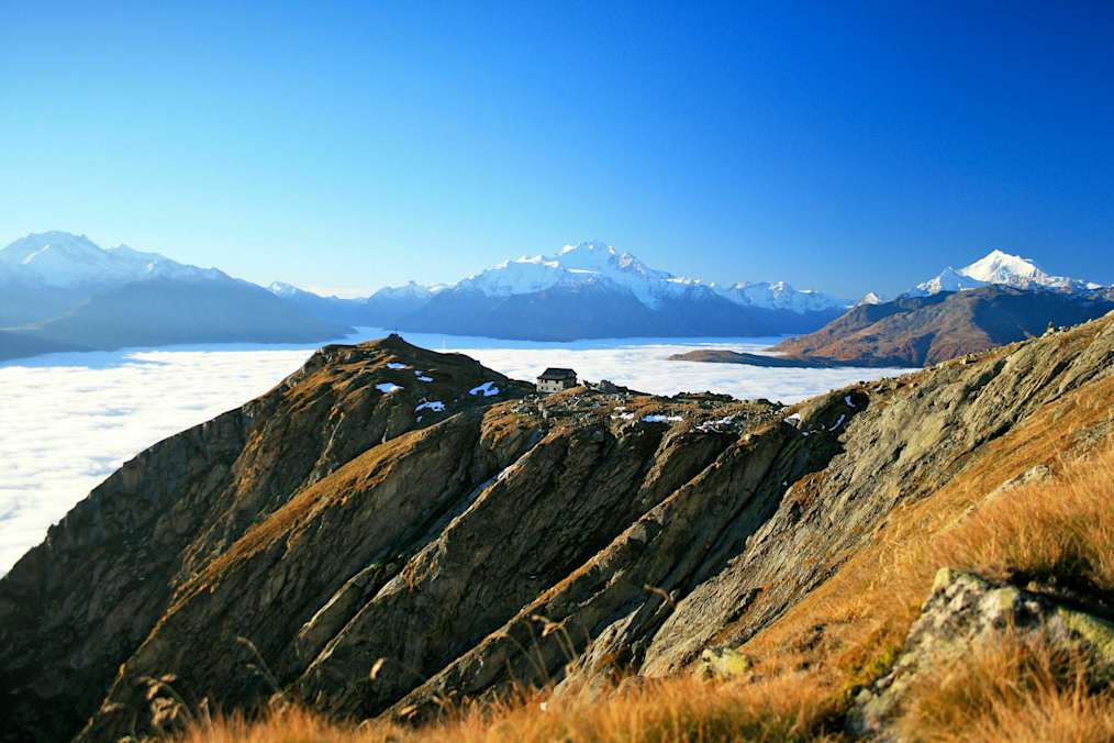 Die Wiwannihütte ist eine einfache und private Schutzhütte im Wallis, hoch über dem Rhonetal.