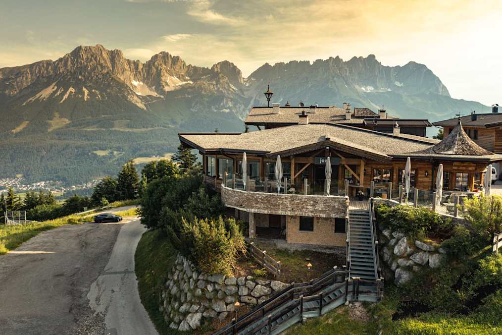 Blick auf das jezz Almresort