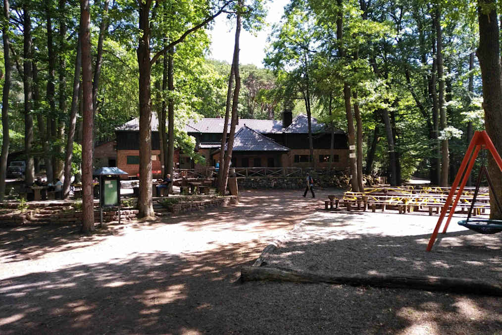 Die Hellerhütte steht an einem idyllischen Platz im Pfälzerwald.