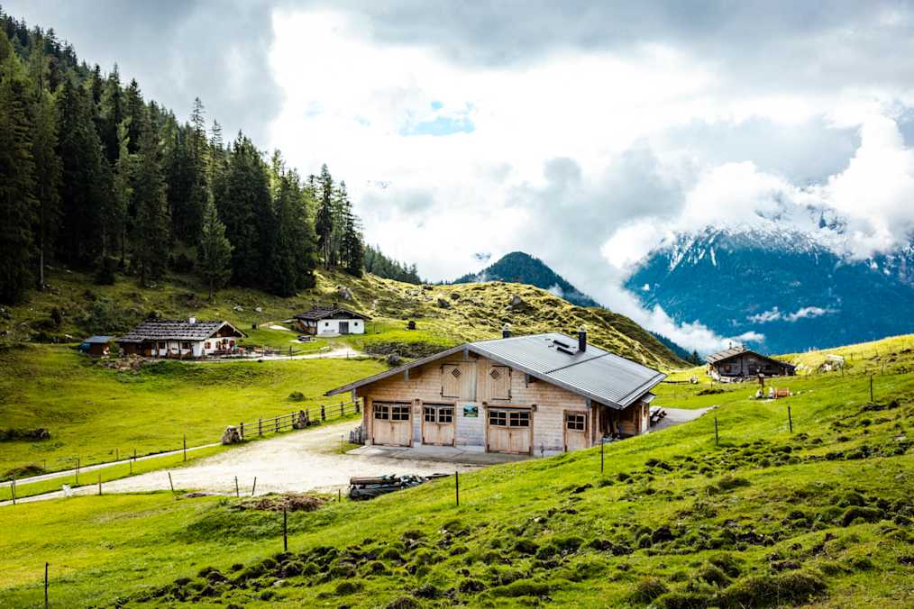 Die Lattengebirgsalmen: die Mordaualm, die Lattenbergalm und die Moosenalm