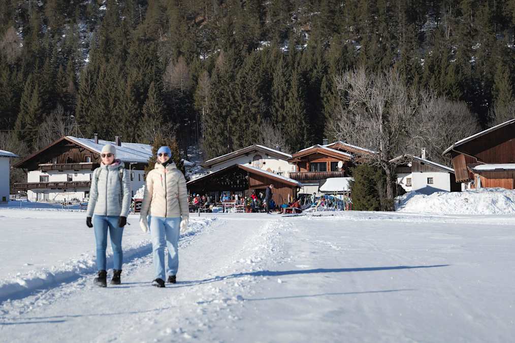 Poli's Hütte in Gasse in der Leutasch liegt direkt am Winterwanderweg und an der Langlaufloipe
