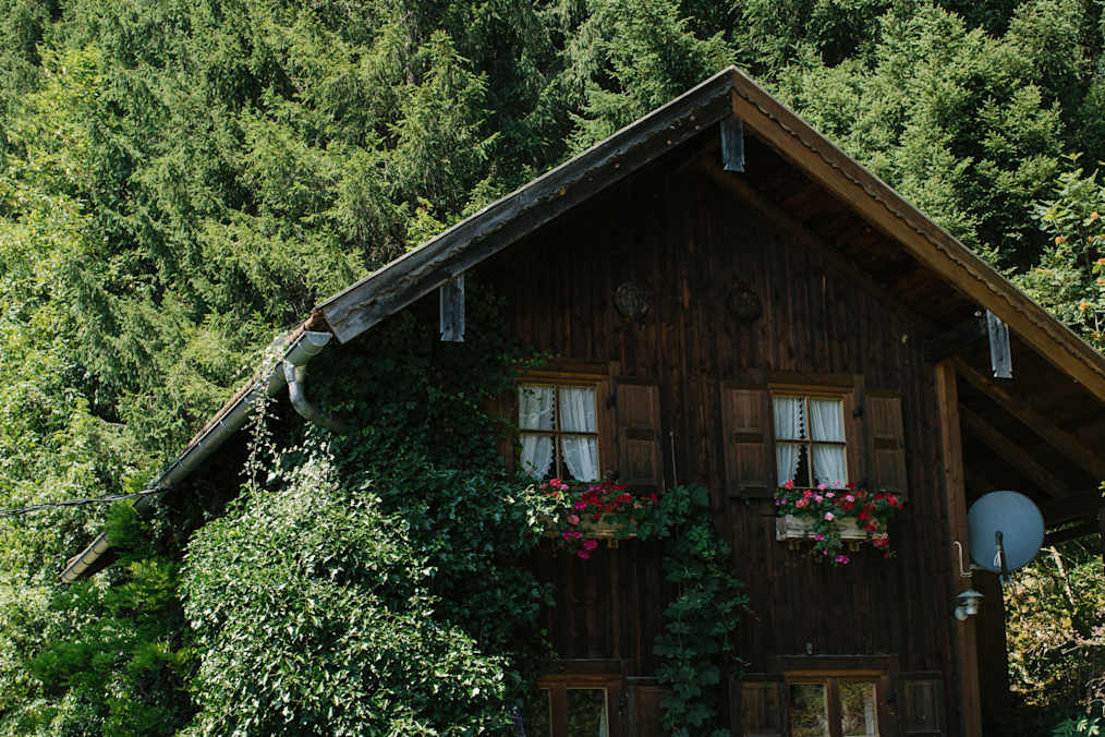 Gemütlichkeit vermittelt schon der Anblick der Hütte.