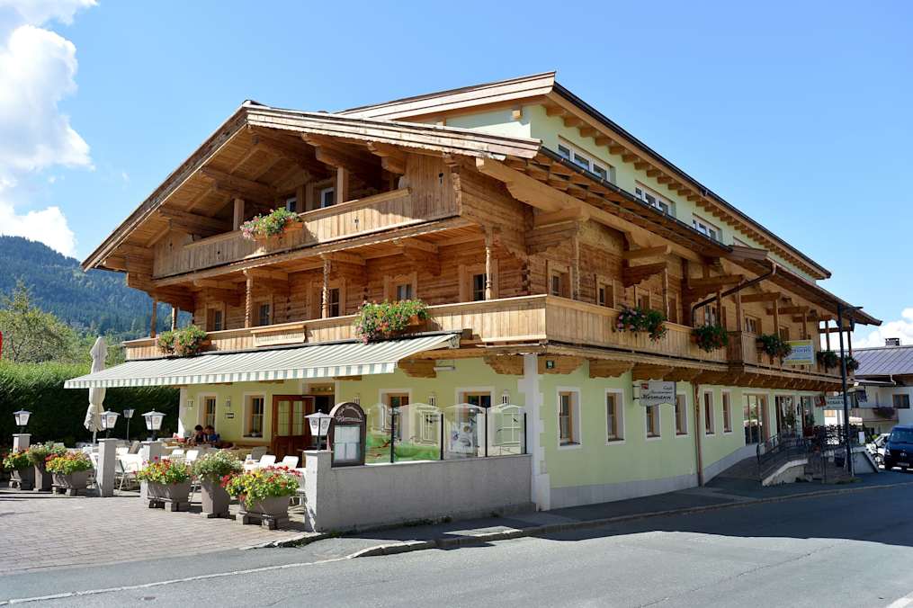 Appartement-Fuchs-Aussen-Haus-Sommer