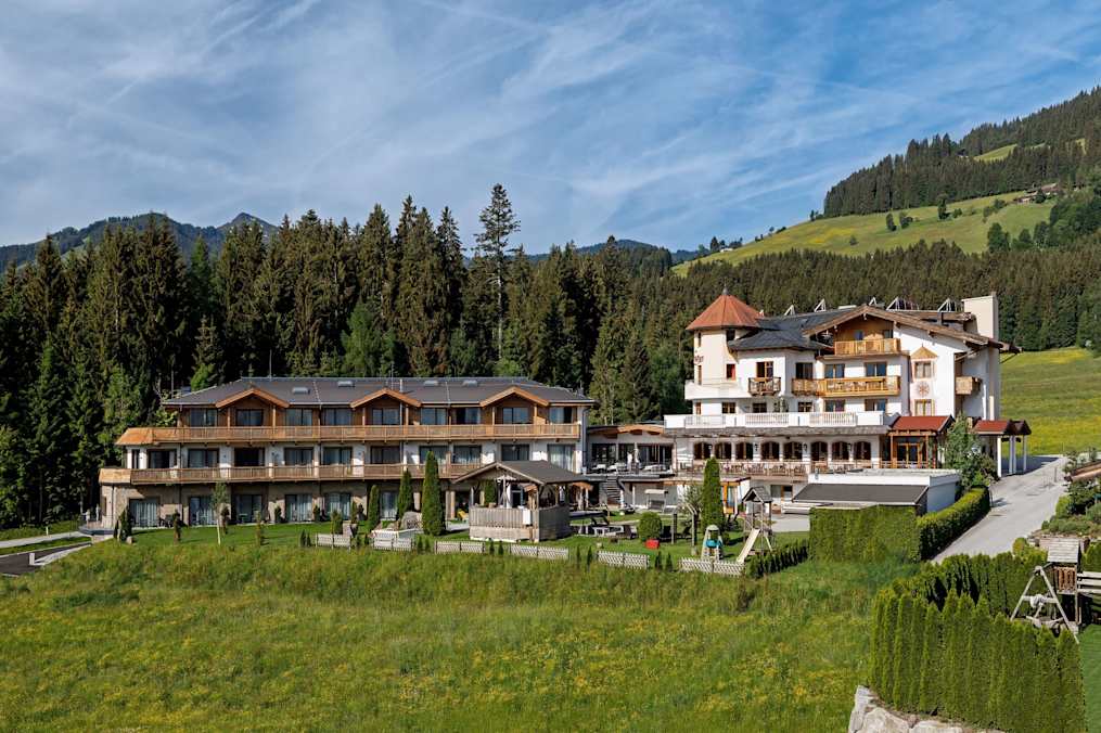 Leamwirt-HotelansichtSommer