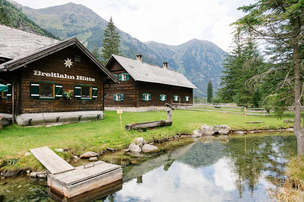 Die urige Breitlahnhütte befindet sich in den Schladminger Tauern.