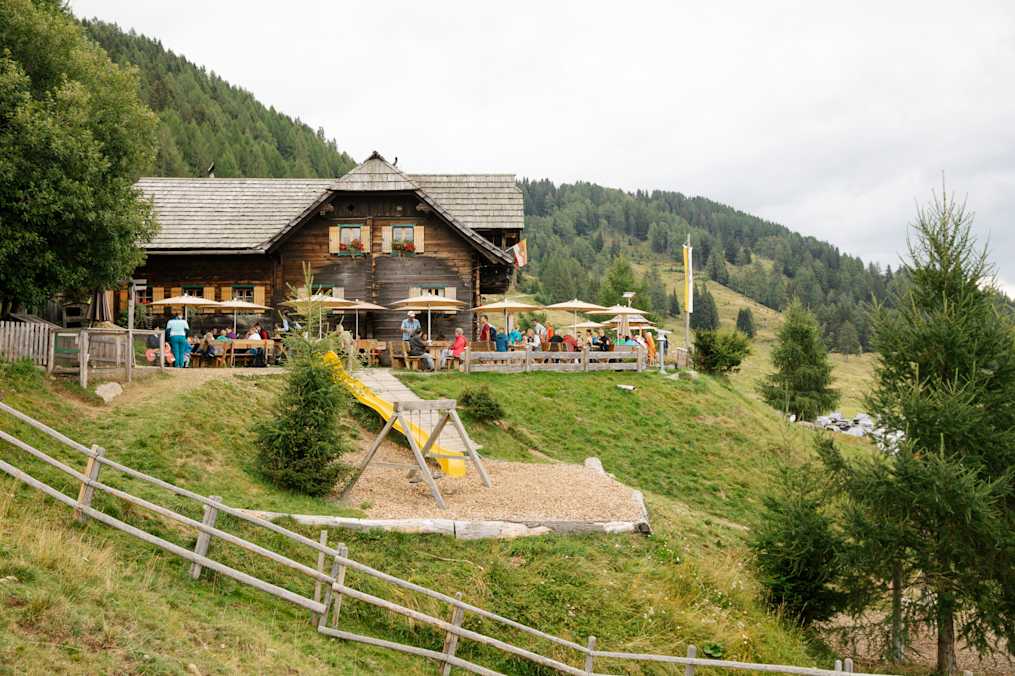 Die Lammersdorfer Hütte ist ein Almgasthof in den Nockbergen.