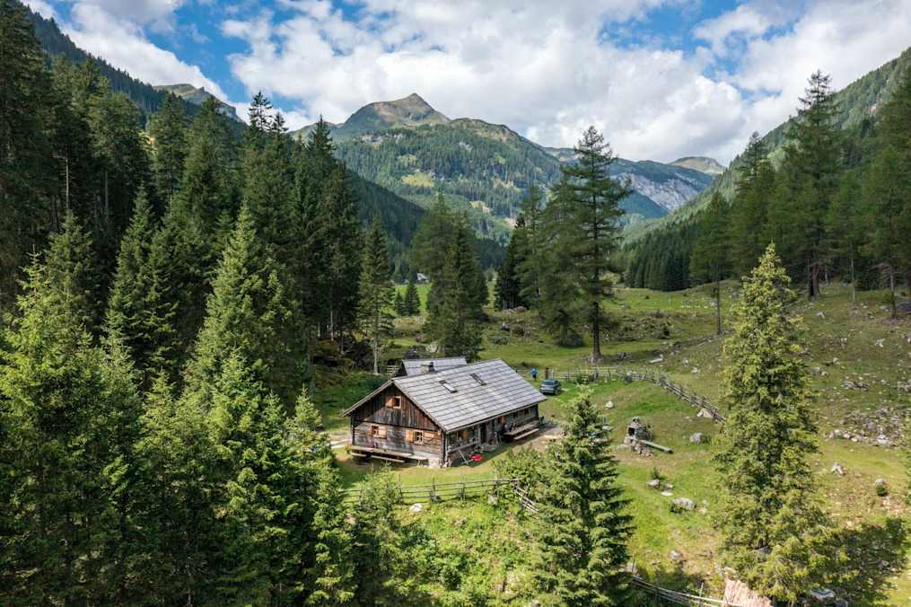 Auf der Raderhütte im Weißpriachtal werden Tradition und Brauchtum gelebt.
