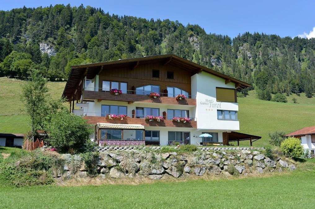 Hotel Garni Tirol Aussenansicht