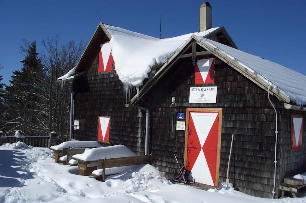 Das Otto-Kandler-Haus im Winter