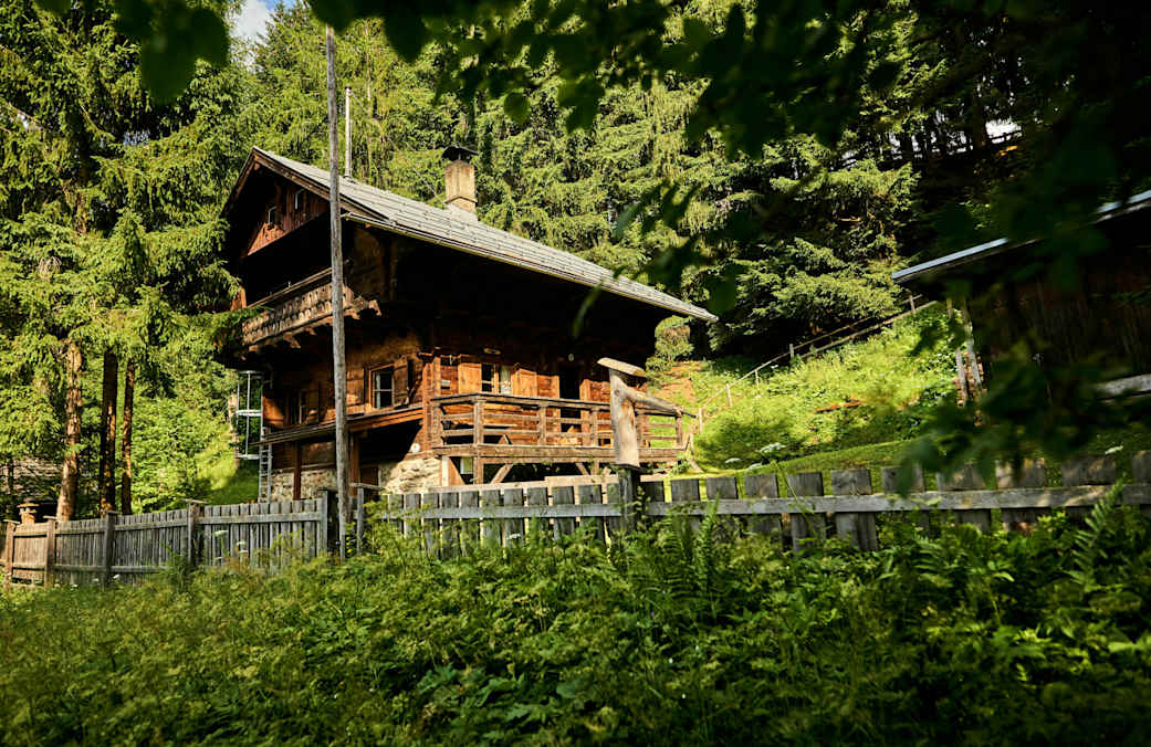 Die Tulferberg Hütte bei Tulfes, oberhalb von Hall in den Tuxer Alpen