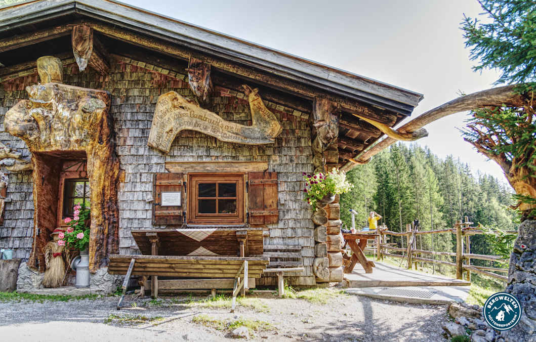 Die Lärchbodenalm ist eine wunderschöne, urige Alm in Ramsau am Dachstein.