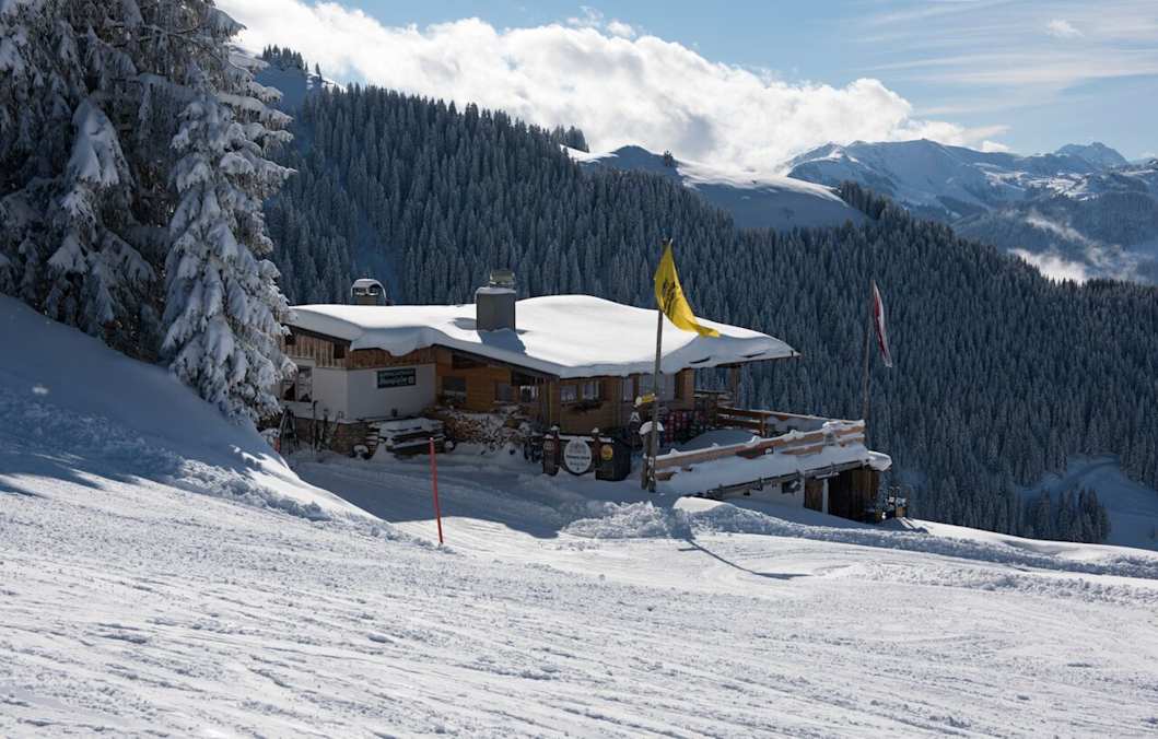 Die Stanglalm hat auch im Winter geöffnet.
