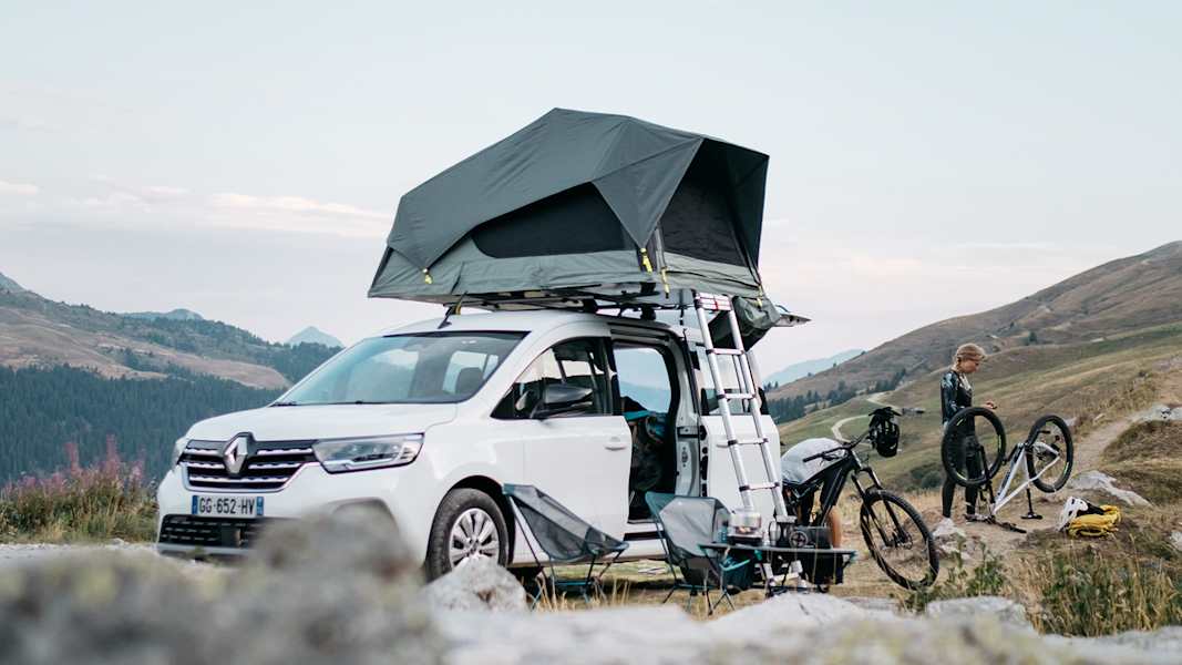 Ob am Strand oder in den Bergen: mit den Quechua Dachzelten von Decathlon hast du dein Zuhause immer bei dir.
