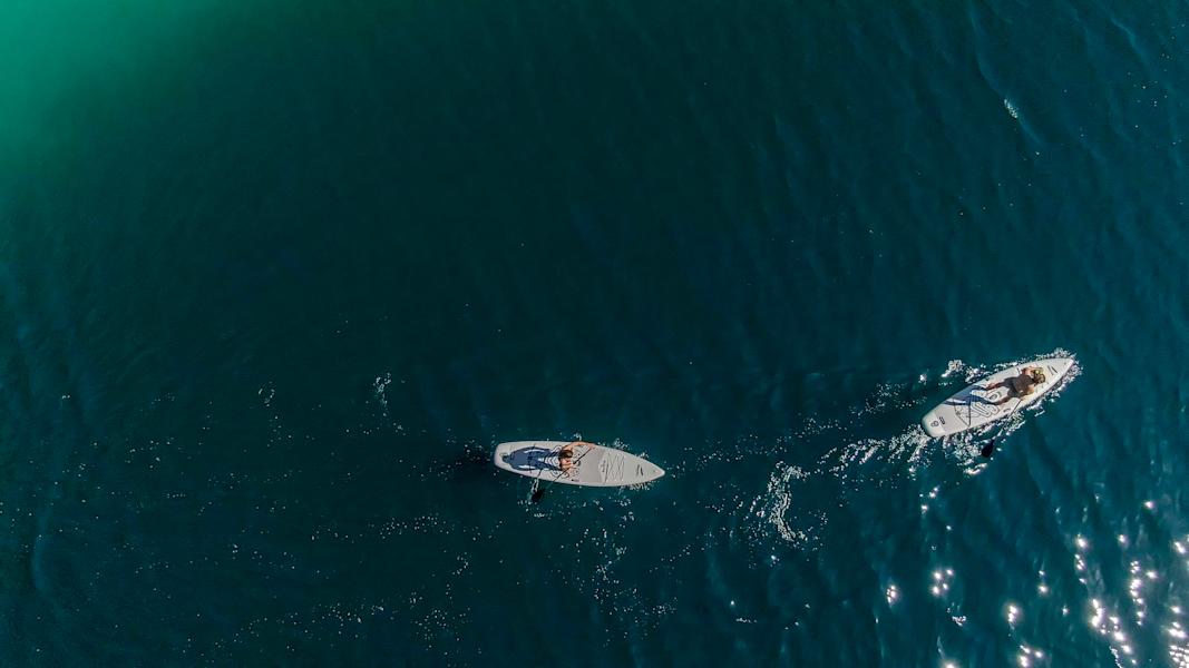 SUP-Fahrer am Eibsee