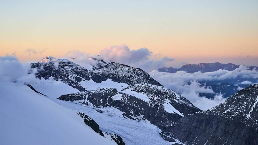 Sonnenaufgang von der Erzog-Johann Hütte