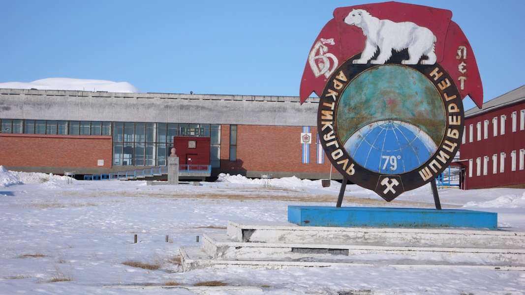 Menschen verweilen hier nur wenige und sie bleiben meist nicht lange, so wie hier in Pyramiden.