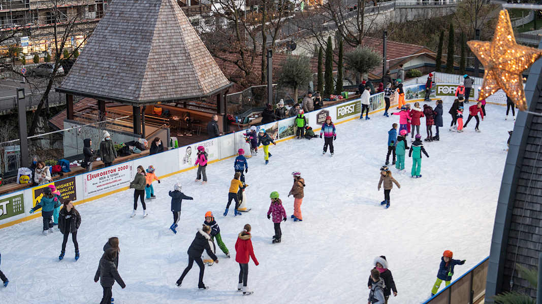 eislaufplatz in schenna
