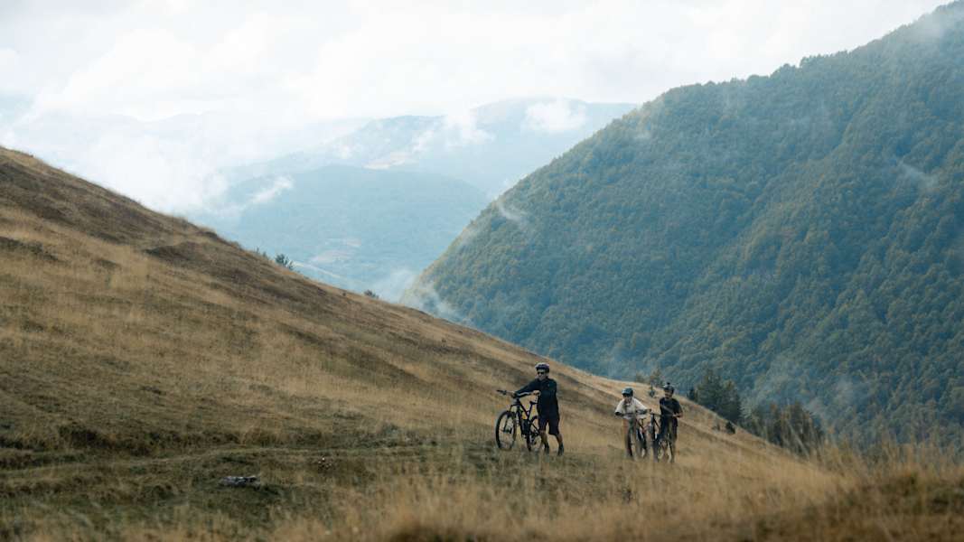 Wer sein Bike liebt, der schiebt. Zumindest ein paar anstrengende Meter.