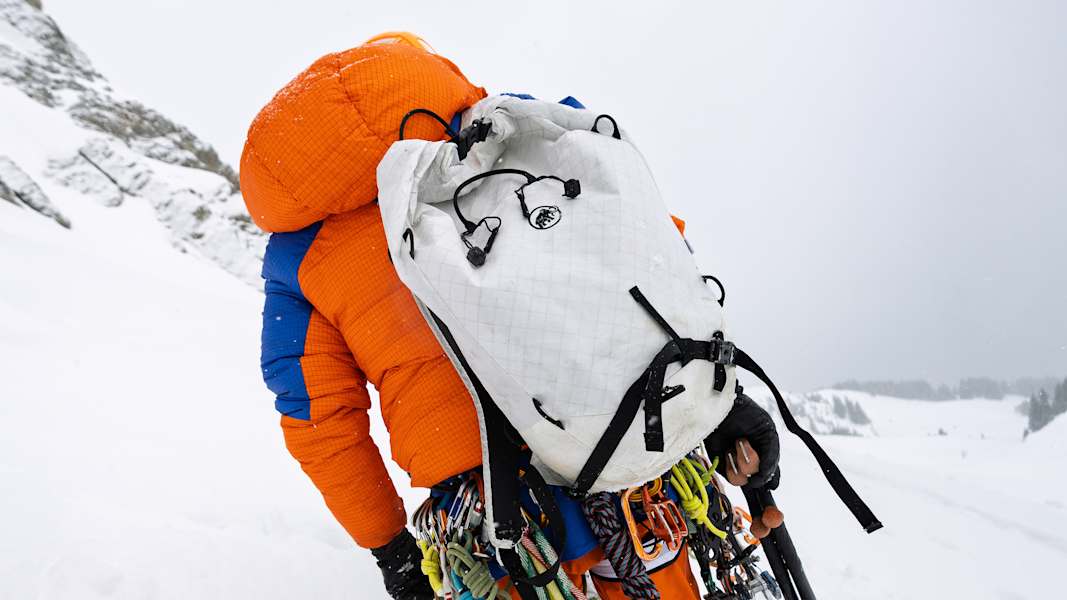 Der Eiger Nordwand 28 Rucksack der neuen Mammut-Kollektion.