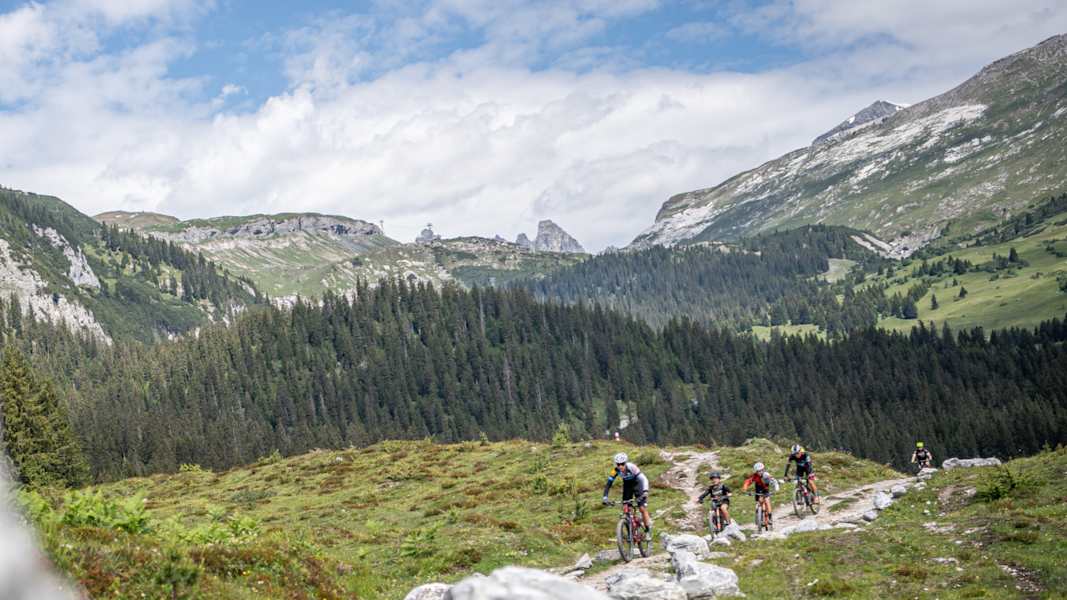 Der Runca Trail ist mit seinen Sprüngen und Anliegern eine Spielwiese, die maximalen Flow garantiert.