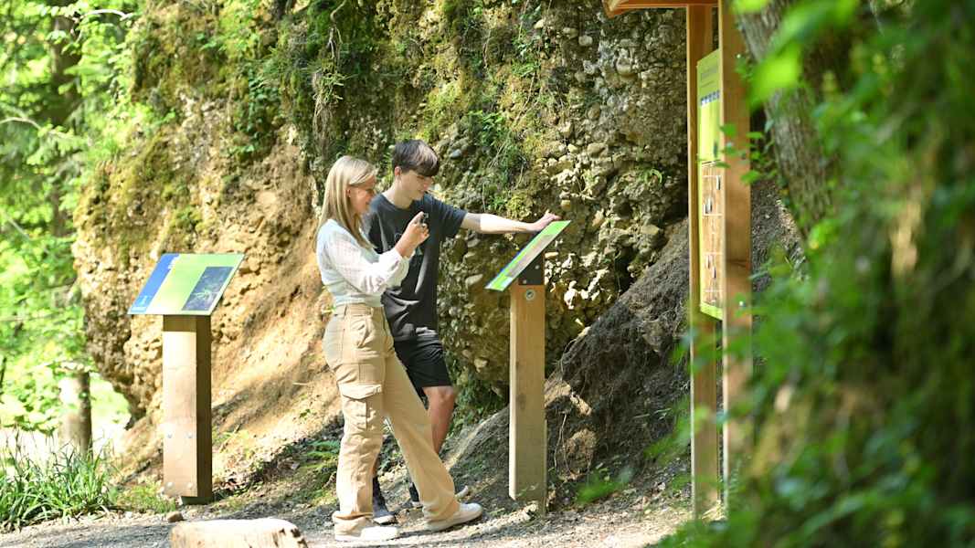 Durch die Einbindung digitaler Inhalte macht der Geo-Erlebnispfad erdgeschichtliche Vorgänge unmittelbar erfahrbar.