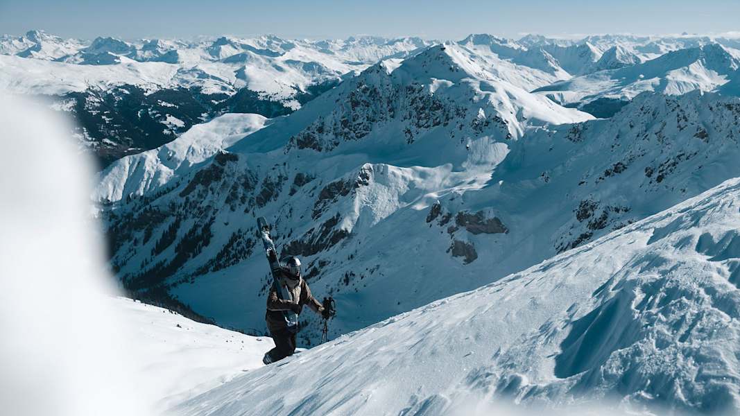 In Lenzerheide geht es hinauf und hinein in die Schweizer Bergwelt.