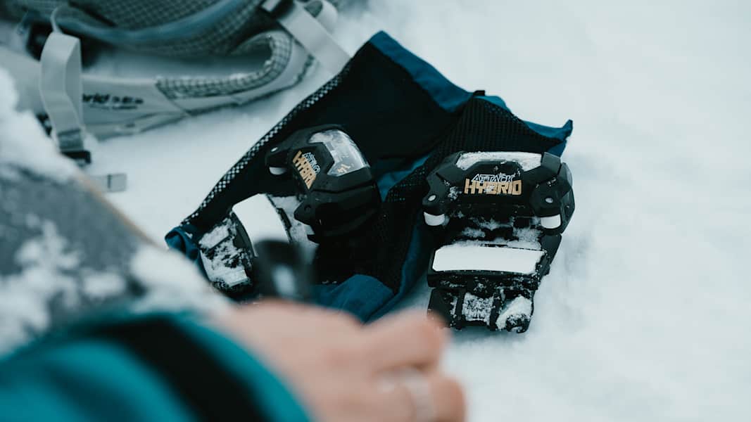 TYROLIA ATTACK HYBRID Bindung im Schnee – Wechselmechanismus zwischen Pin- und Alpin-Backe