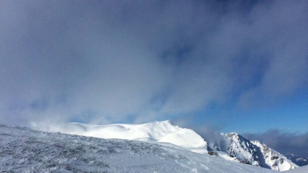Alpines Flair: Gipfelblick vom Waxriegel auf 1.888 m am Schneeberg