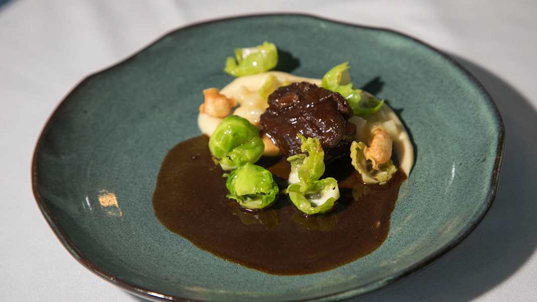 Kitzsteinhorn Hochgenuss 2017: Kalbsbackerl mit Kohlsprossen von Eckart Witzigmann