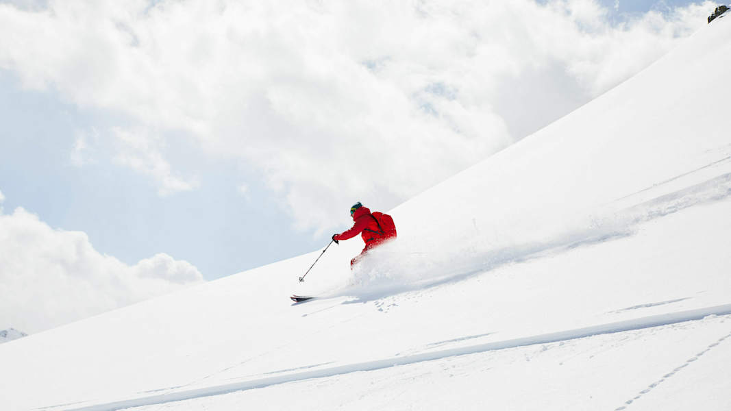 Abfahrt auf den „Trattenbach Hills“ in den Kitzbüheler Alpen in Salzburg