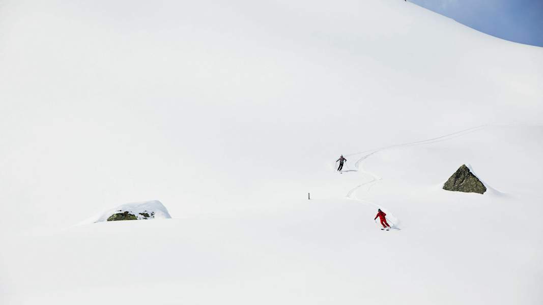Abfahrt auf den „Trattenbach Hills“ in den Kitzbüheler Alpen in Salzburg