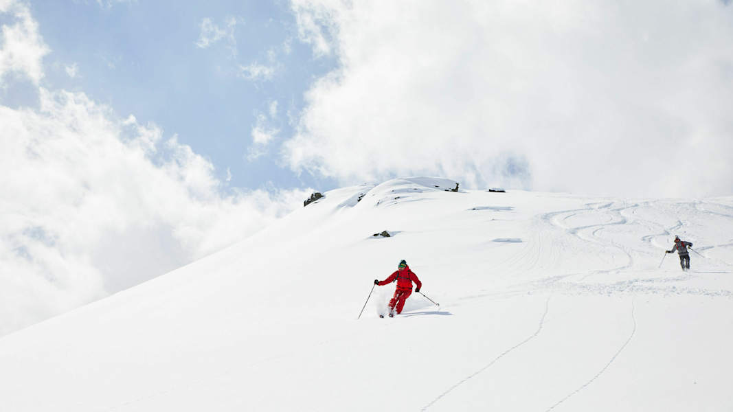 Abfahrt auf den „Trattenbach Hills“ in den Kitzbüheler Alpen in Salzburg