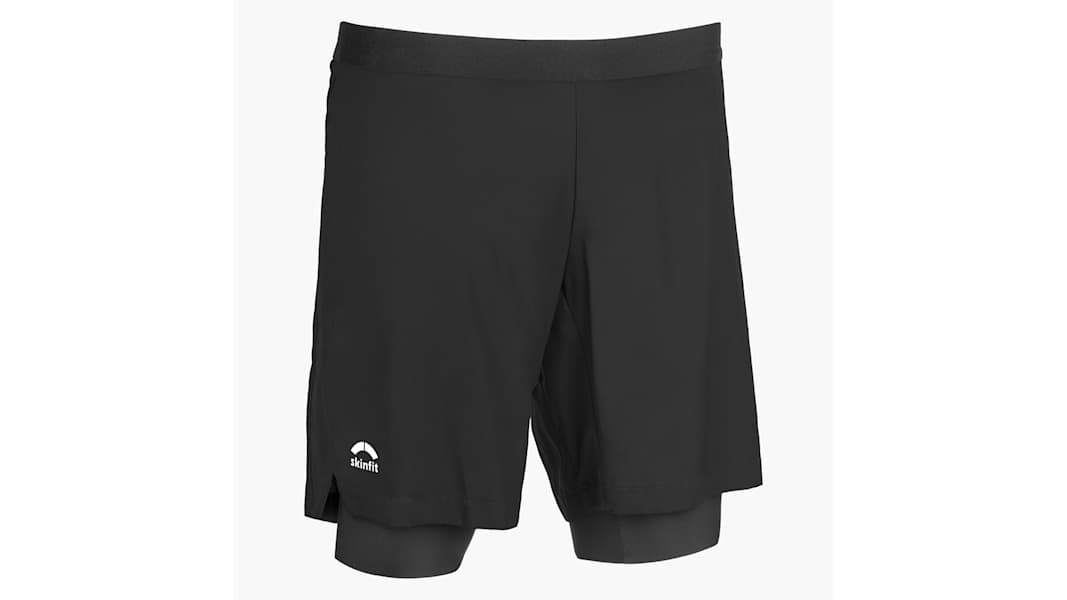 Die Garselli Trail Shorts von skinfit in der Farbe schwarz.