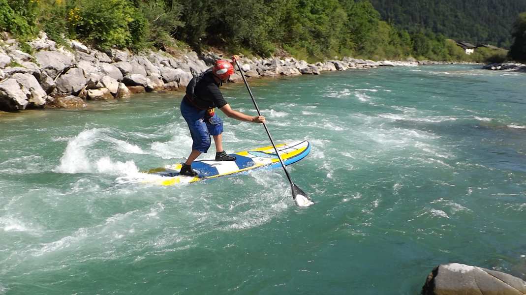 Wildwasser-SUP auf der Saalach bei Unken