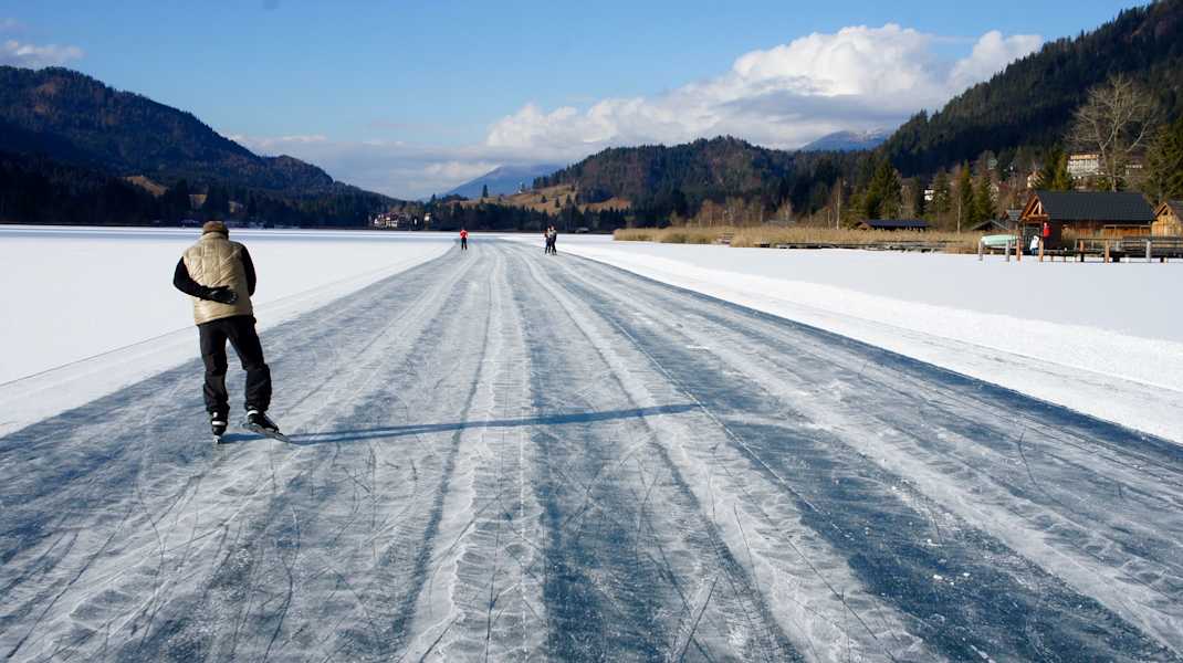 Eislaufen am Kärntner Weissensee