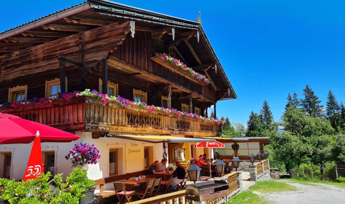 Die Jausenstation Zauberwinkel liegt direkt an der Mountainbikeroute Zauberwinkelweg