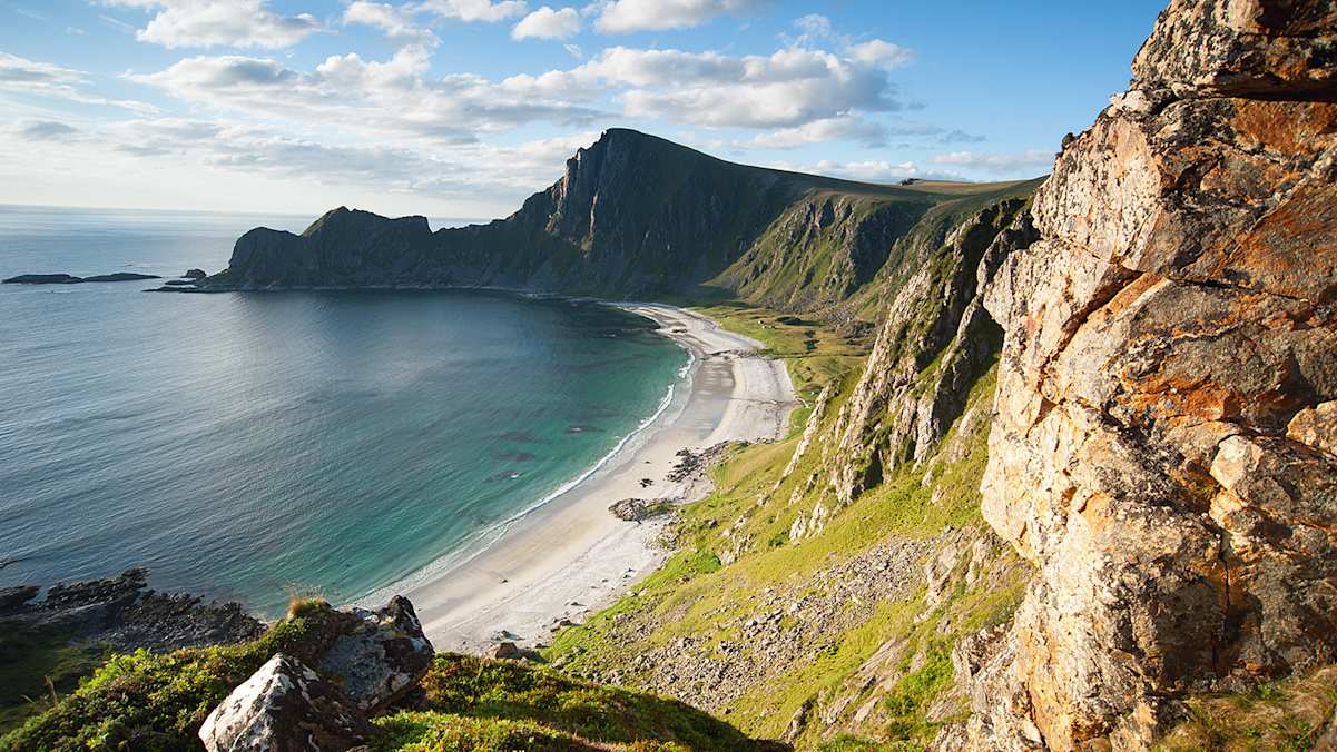Eine nicht allzu lange Wanderung führt in die Bucht Høyvika.