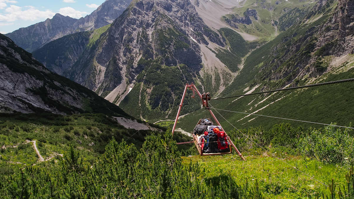 Die Materialseilbahn der Steinseehütte