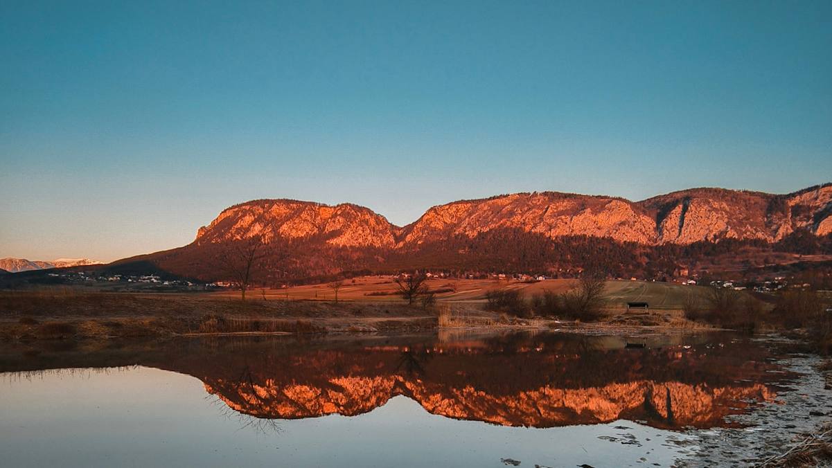 Glühende Berge in der "Golden Hour".