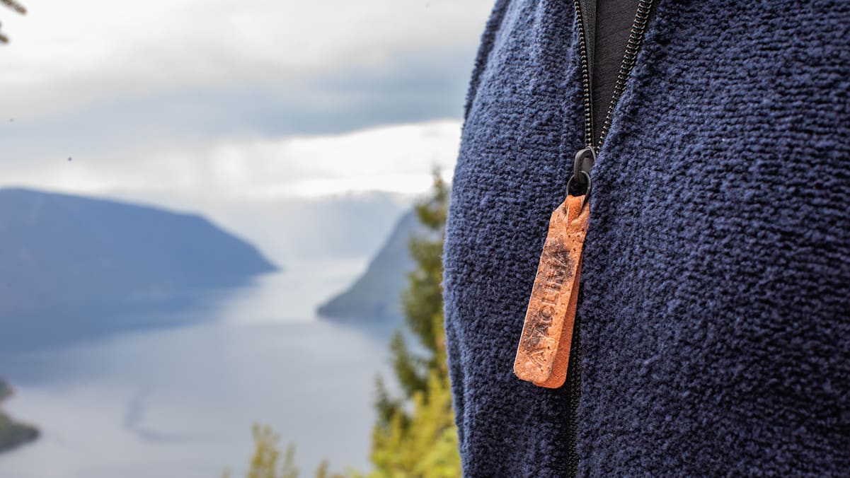 Recycelte Details auf der Kleidung von Aclima.