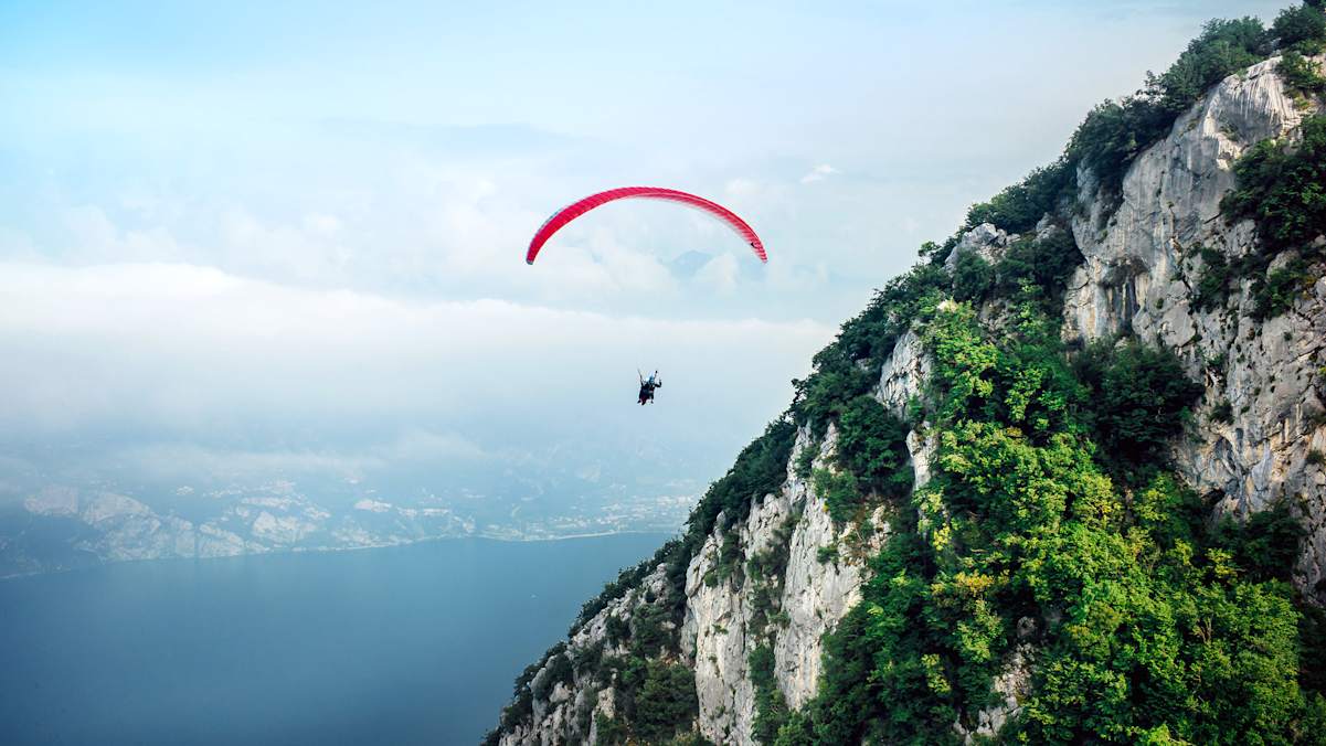 Paragleiter am Gardasee