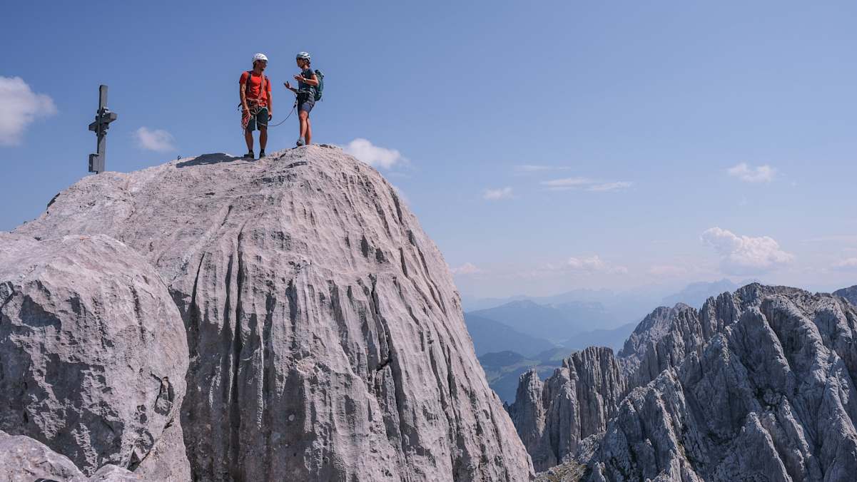 Nichts für Wanderer: Am 2.190 Meter hohen Gipfel des Totenkirchl im Wilden Kaiser