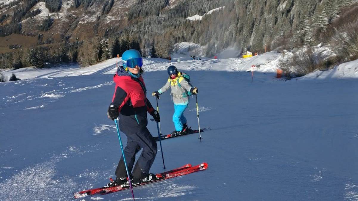 Katrin Rath fühlt sich auf der Skipiste zuhause - meistens ist sie es, die warten muss