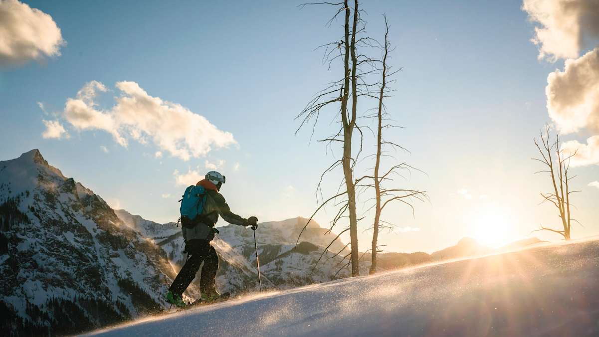 Auf Skitour im winterlichen Gelände
